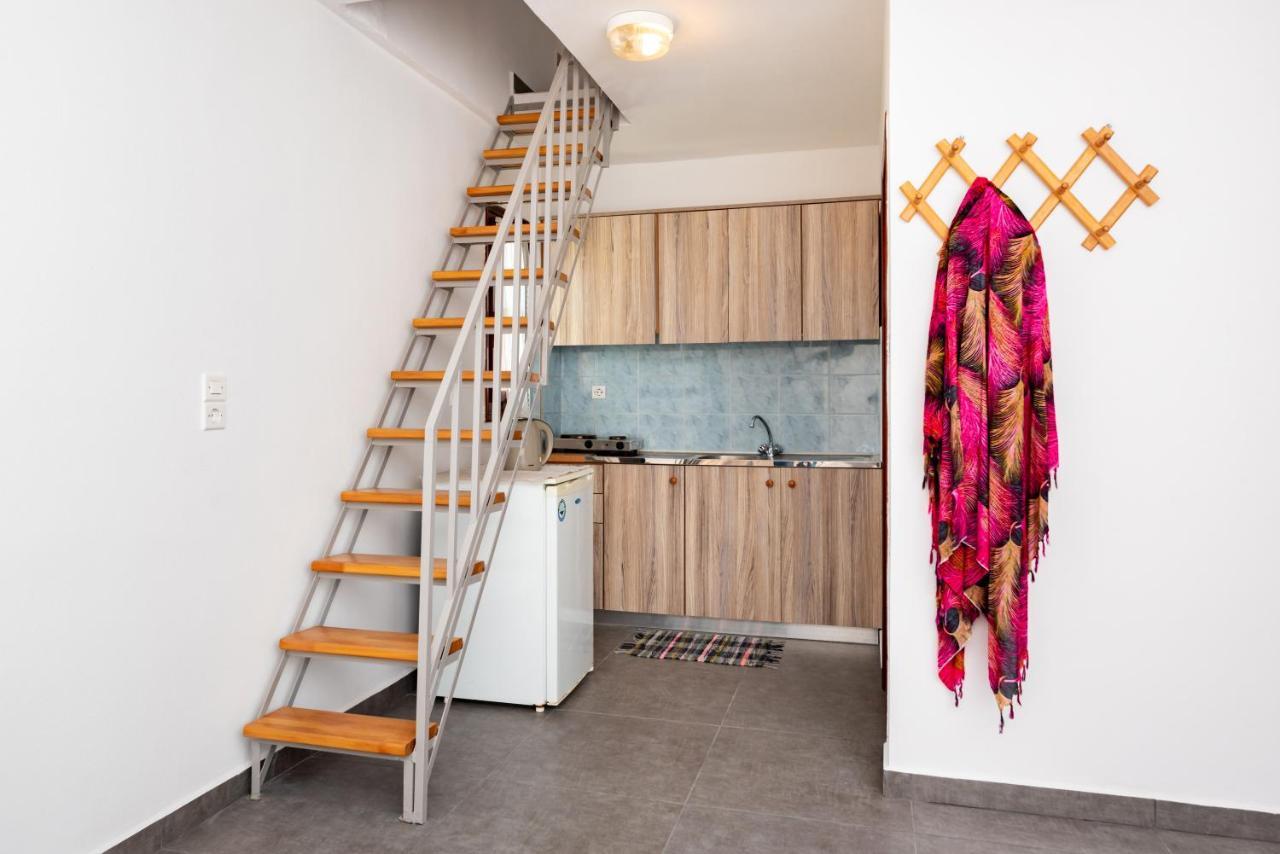 Marina'S Studios Perivolos  Exterior photo