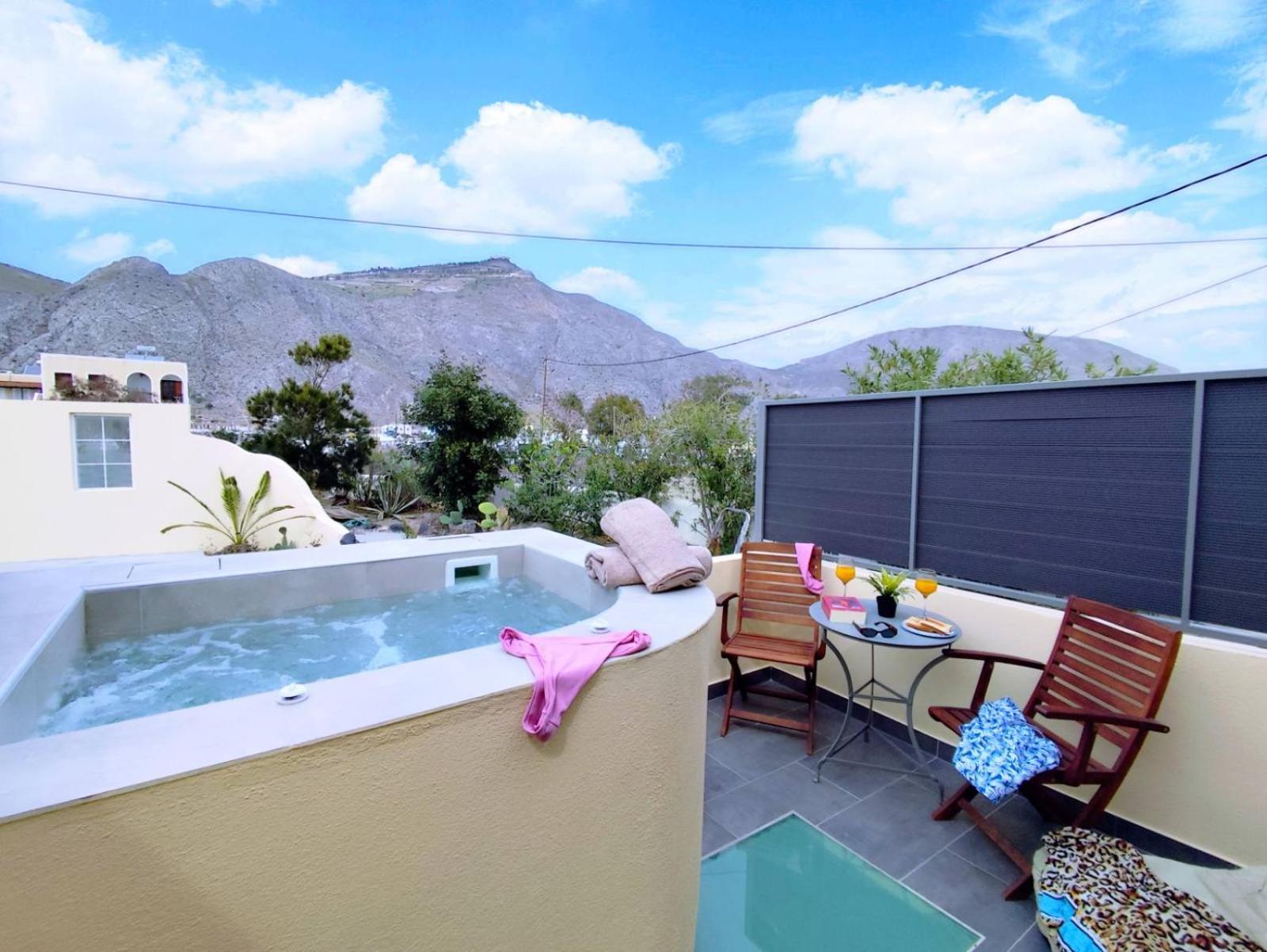 Marina'S Studios Perivolos  Exterior photo