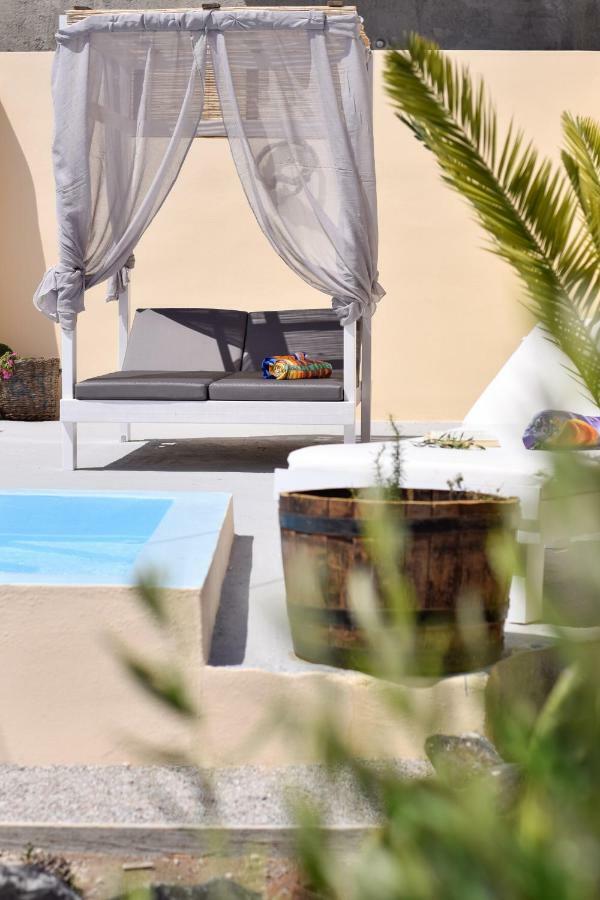 Marina'S Studios Perivolos  Exterior photo